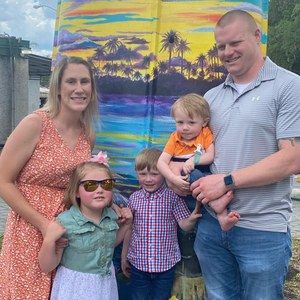 Meet your Posher, Dara